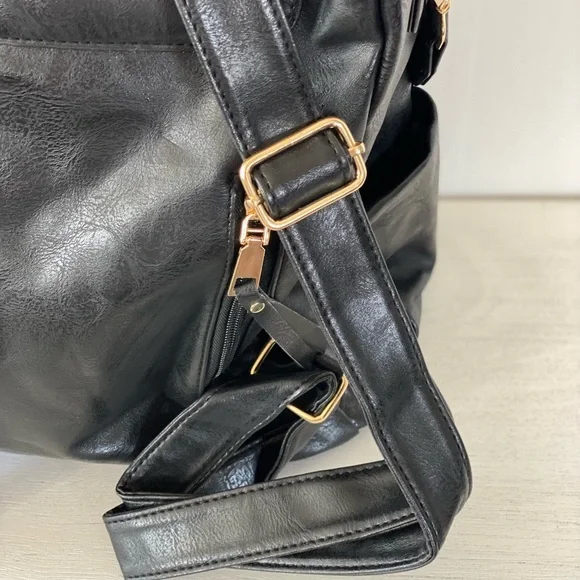 Brand NEW Camden Convertible Backpack in Black 🖤 - Picture 11 of 15